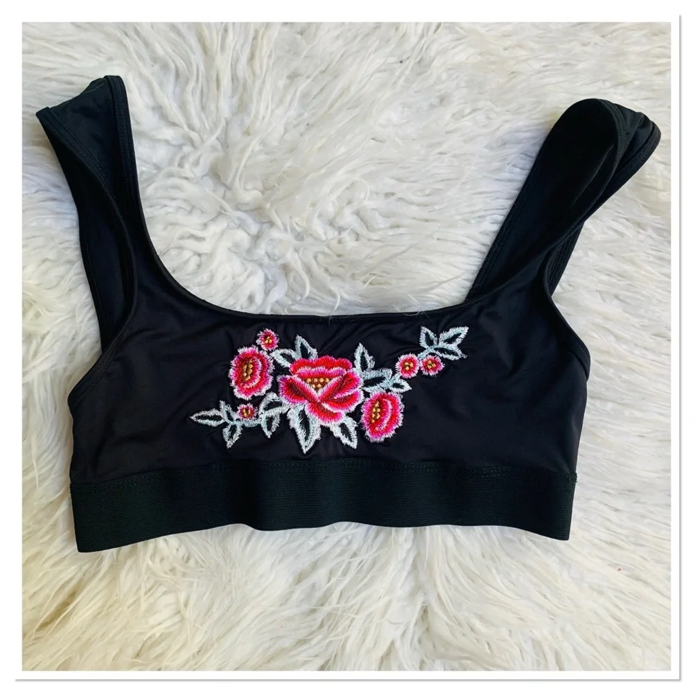Frankie’s Bikinis Embroidered Bikini Swimsuit Top Black Red Size Small